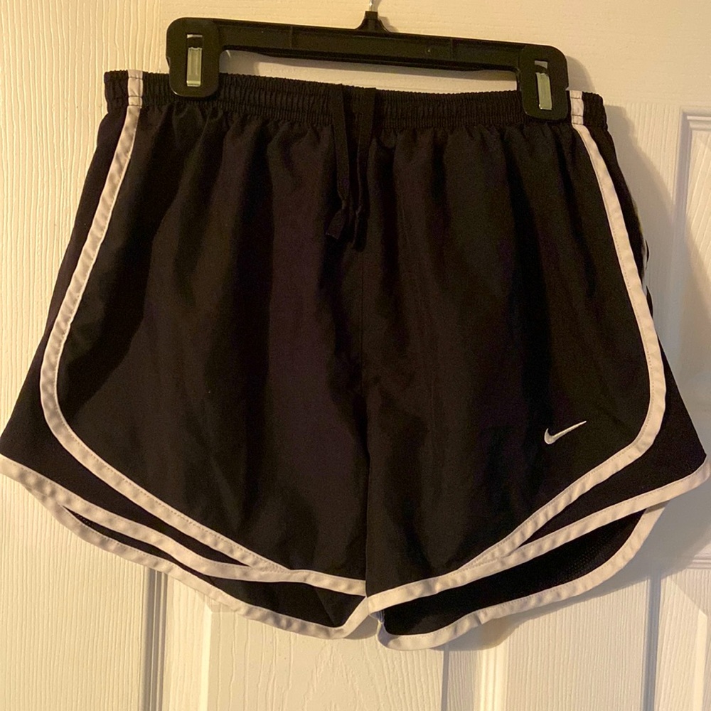 Women's black and white Nike tempo short